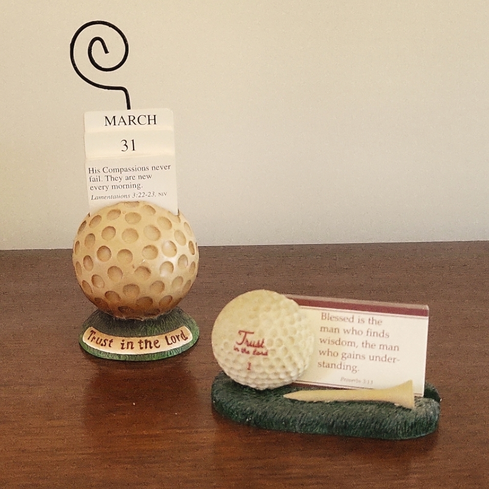 Golf Set, Perpetual Calendar w/note holder & Daily Verse Desk Accessory.